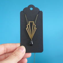 Charger l'image dans la galerie, Collier éventail graphique Art Déco en laiton et émail noir