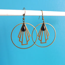 Charger l'image dans la galerie, Boucles d'oreilles créoles Art Déco éventail graphique bronze et noir
