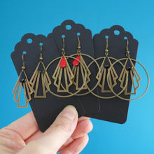 Charger l'image dans la galerie, Boucles d'oreilles créoles Art Déco éventail graphique bronze et noir