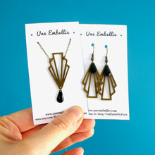 Charger l'image dans la galerie, Collier éventail graphique Art Déco en laiton et émail noir