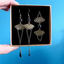 Charger l'image dans la galerie, Parure Bracelet et Boucles d'oreilles Art Nouveau bronze antique et émail noir