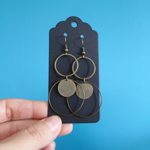 Charger l'image dans la galerie, Boucles d'oreilles bohème chic grands cercles bronze
