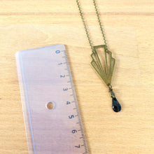 Charger l'image dans la galerie, Parure de bijoux Art Déco collier et boucles d'oreilles éventail graphiques bronze et émail noir