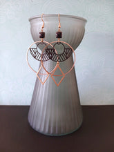 Charger l'image dans la galerie, Boucles d'oreilles design géométriques noires et dorées, grandes boucles d'oreilles graphiques rondes et losanges