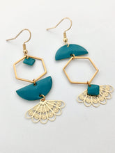 Charger l'image dans la galerie, Boucles d'oreilles asymétriques dorées et bleu canard