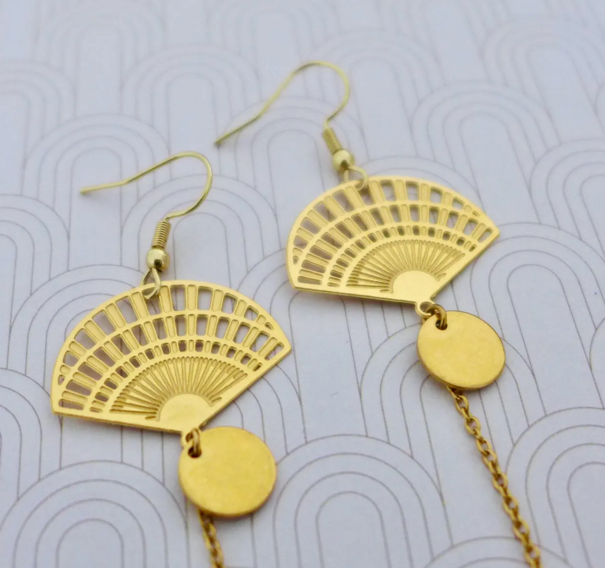 Boucles d'oreilles éventail graphique japonais Art Déco doré