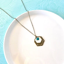 Charger l'image dans la galerie, collier art déco hexagone bleu canard Une Embellie