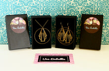 Charger l'image dans la galerie, Ensemble collier et boucles d'oreilles graphiques noires Art Déco