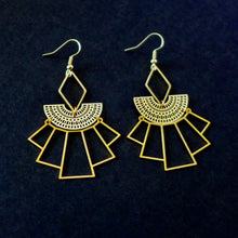 Charger l'image dans la galerie, boucles oreilles arc demi cercle doré Une Embellie