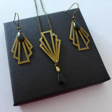 Charger l'image dans la galerie, Parure de bijoux Art Déco collier et boucles d'oreilles éventail graphiques bronze et émail noir