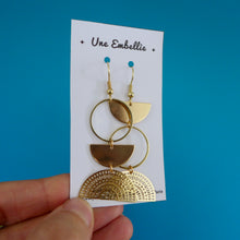 Charger l'image dans la galerie, Boucles d'oreilles asymétriques géométriques arc de cercle en laiton doré