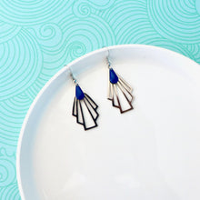 Charger l'image dans la galerie, Parure de bijoux argentés éventail graphique Art Déco bleu marine