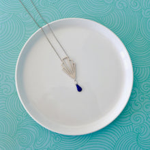 Charger l'image dans la galerie, Parure de bijoux argentés éventail graphique Art Déco bleu marine