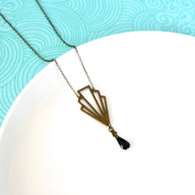 Charger l'image dans la galerie, Parure de bijoux Art Déco collier et boucles d'oreilles éventail graphiques bronze et émail noir