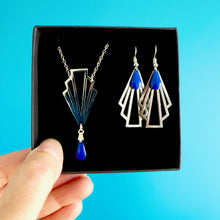 Charger l'image dans la galerie, Parure de bijoux argentés éventail graphique Art Déco bleu marine