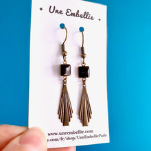 Charger l'image dans la galerie, Boucles d'oreilles Art Déco fine estampe éventail bronze et émail noir