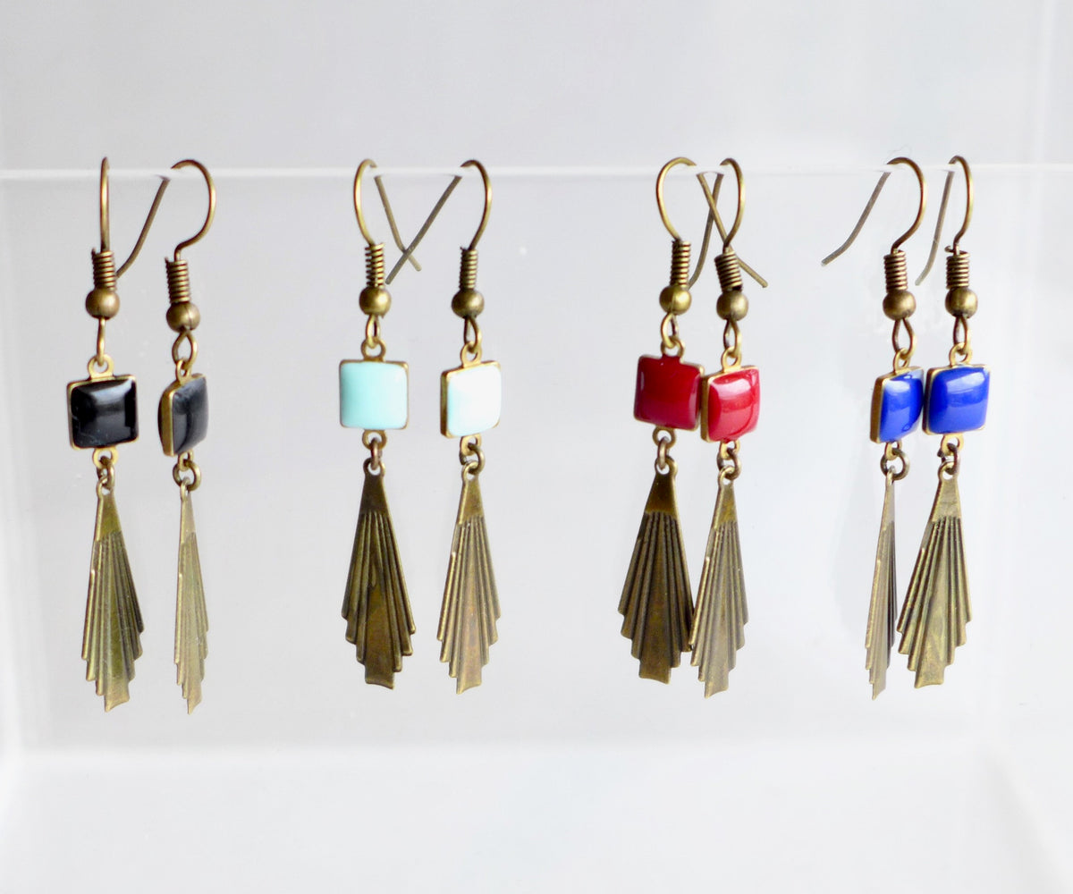 Boucles d'oreilles Art Déco fine estampe éventail bronze et émail noir