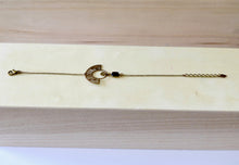 Charger l'image dans la galerie, Bracelet graphique Art Déco en laiton et émail noir