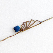 Charger l'image dans la galerie, Bracelet Origami en laiton et émail bleu marine