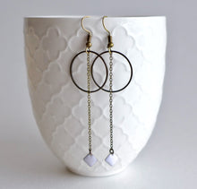 Charger l'image dans la galerie, caeau noël femme bijou laiton émail blanc Une Embellie