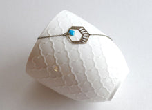 Charger l'image dans la galerie, Bracelet hexagone graphique Art Déco en laiton et émail turquoise