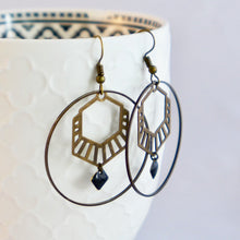 Charger l'image dans la galerie, Boucles graphiques contemporaines émail noir Une Embellie