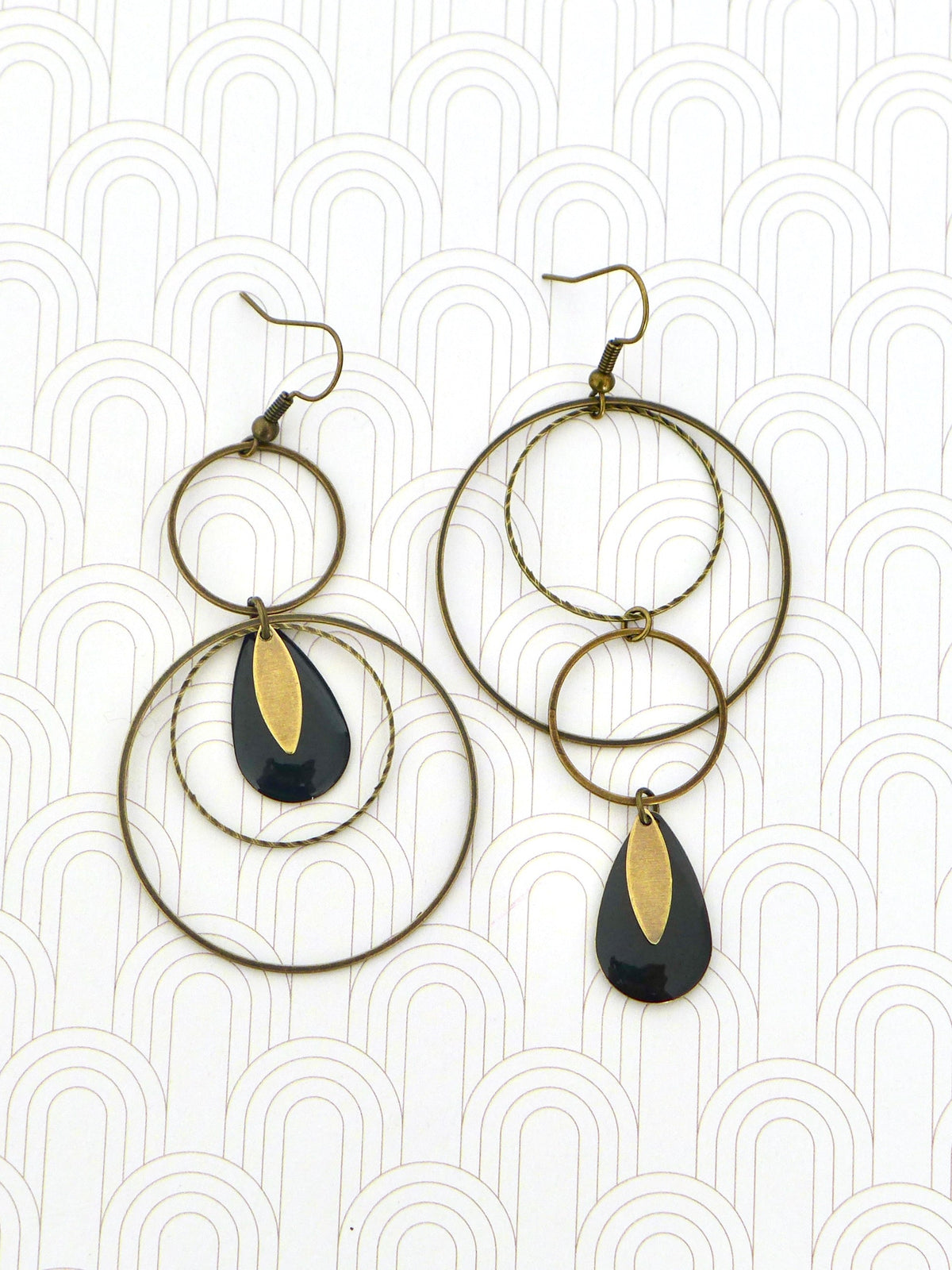 Boucles d'oreilles asymétriques