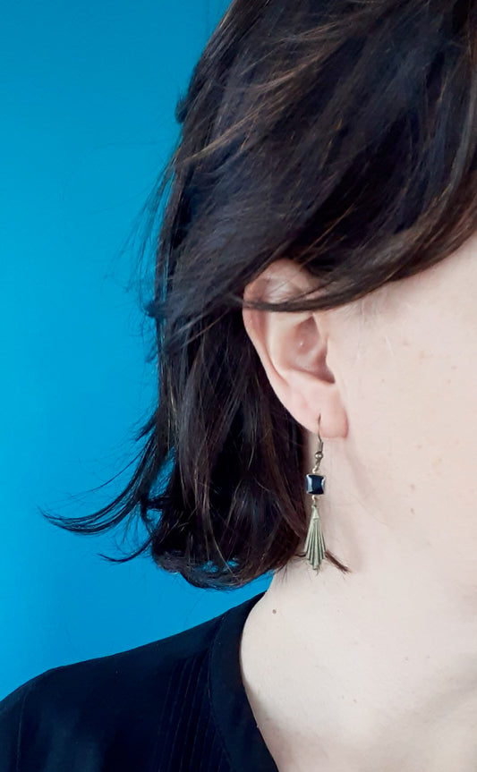 Boucles d'oreilles Art Déco fine estampe éventail bronze et émail noir