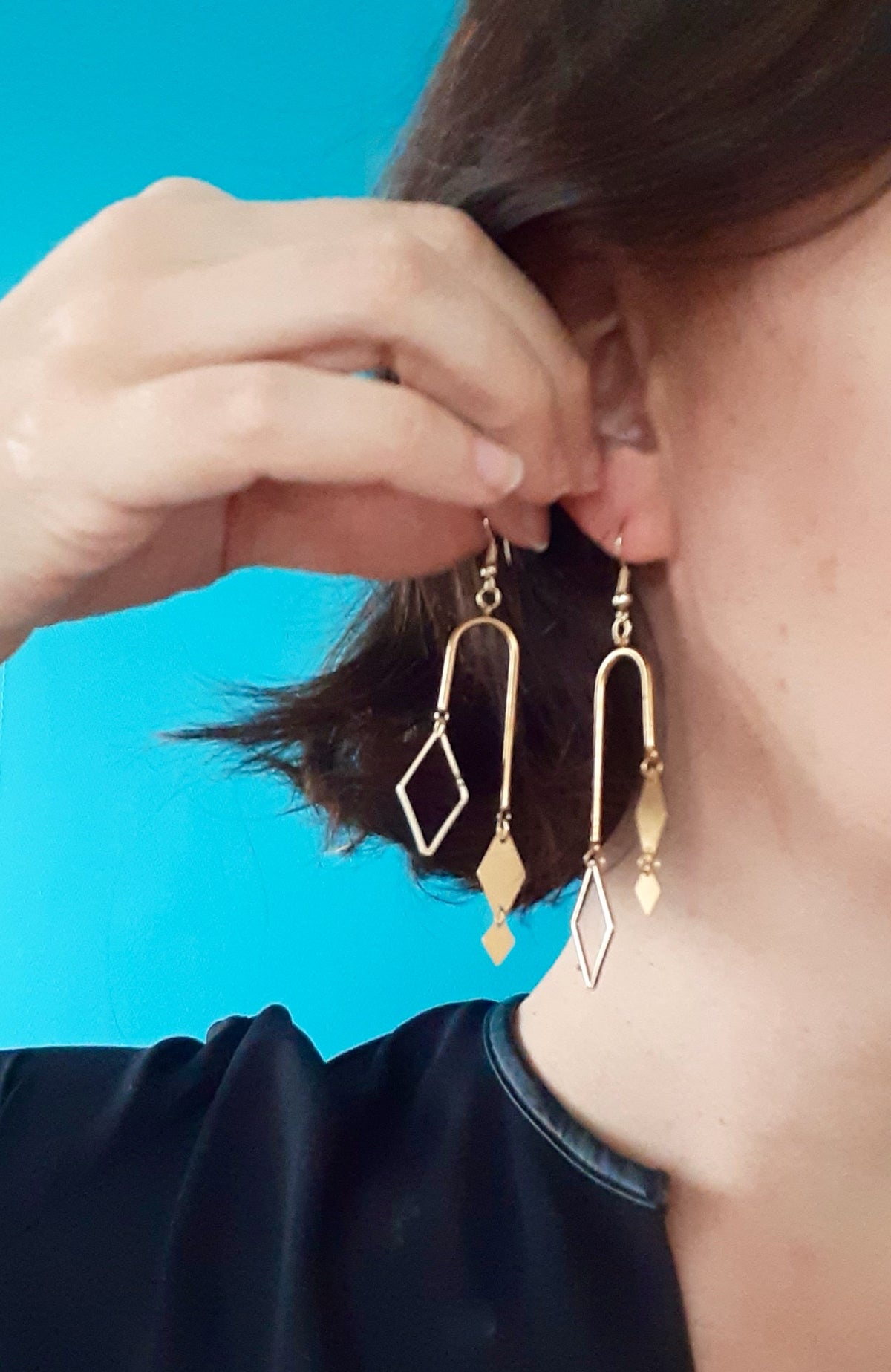 Boucles d'oreilles asymétriques losanges graphiques dorés