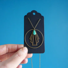 Charger l'image dans la galerie, Collier anneau et éventail graphique Art Déco en laiton et émail turquoise
