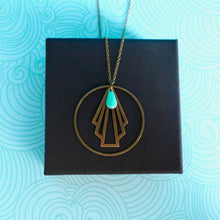 Charger l'image dans la galerie, Collier anneau et éventail graphique Art Déco en laiton et émail turquoise
