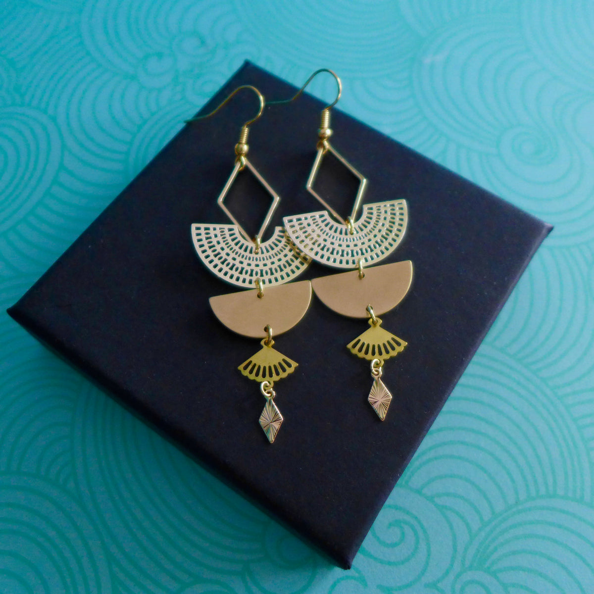 Boucles d'oreilles graphiques Bohème Chic style Gipsy dorées
