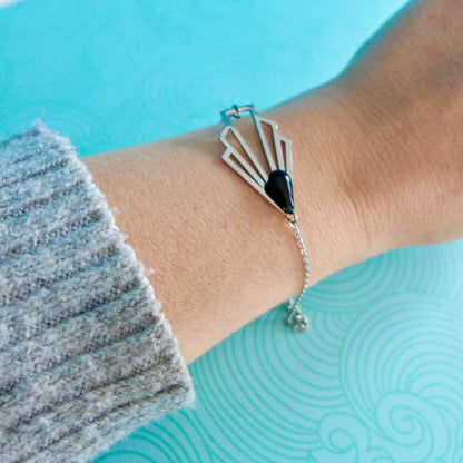 Bracelet éventail graphique Art Déco argenté et émail noir