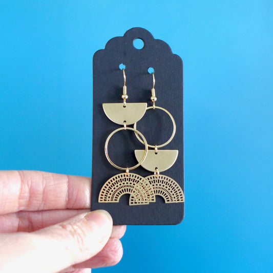Boucles d'oreilles asymétriques géométriques dorées