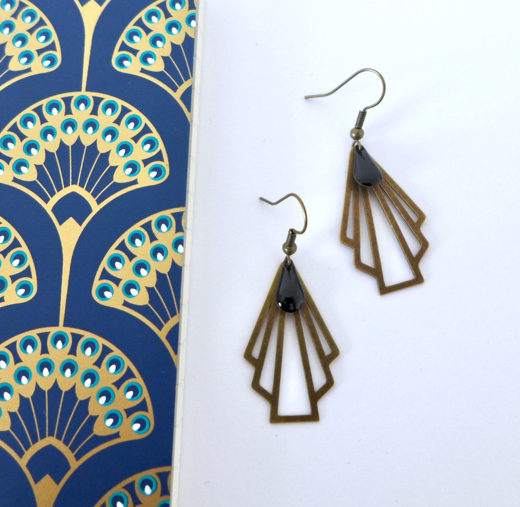 Boucles d'oreilles éventail graphique Art Déco bronze et émail noir