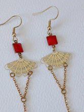 Charger l'image dans la galerie, Boucles d'oreilles Art Nouveau rétro vintage dorées et Rouge
