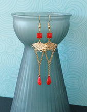 Charger l'image dans la galerie, Boucles d'oreilles Art Nouveau rétro vintage dorées et Rouge
