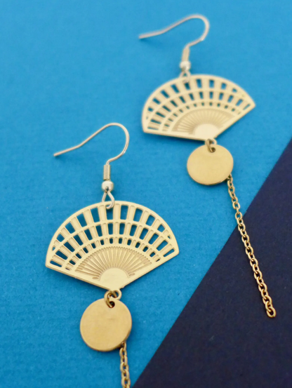 Boucles d'oreilles éventail graphique japonais Art Déco doré
