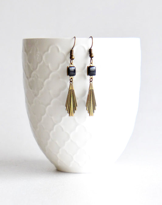 Boucles d'oreilles Art Déco fine estampe éventail bronze et émail noir