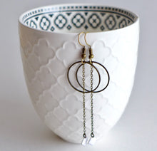 Charger l&#39;image dans la galerie, Fines boucles pendantes minimalistes Une Embellie
